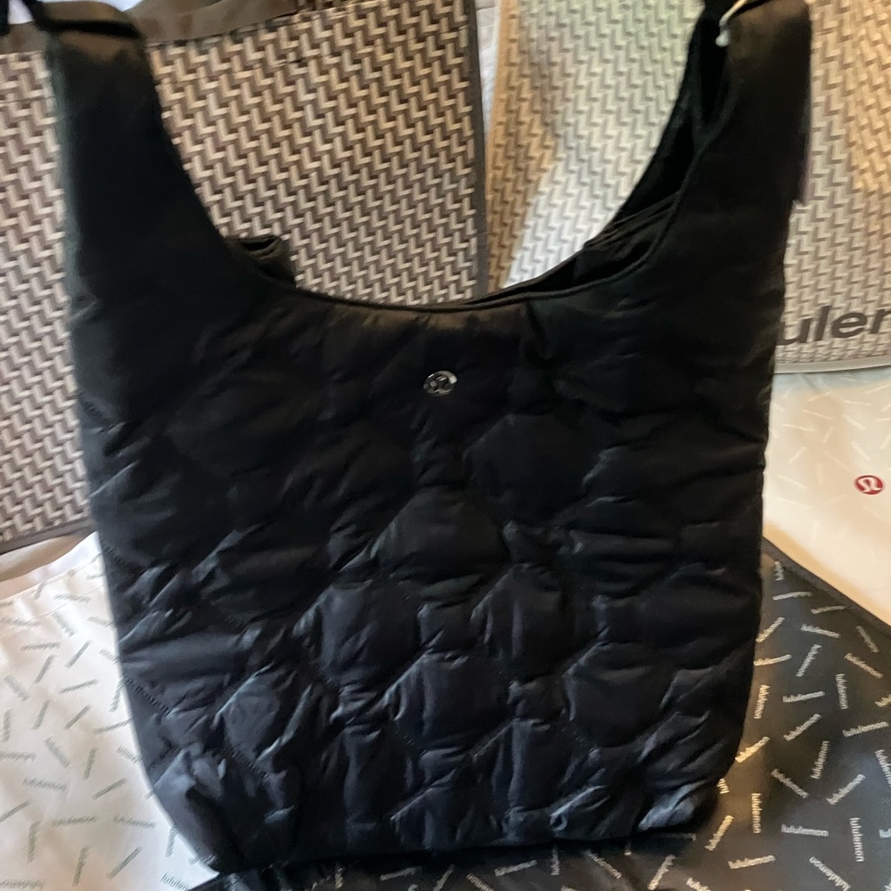 NWT Lululemon Quilty Pleasures Shoulder Bag, 14L, BLACK
